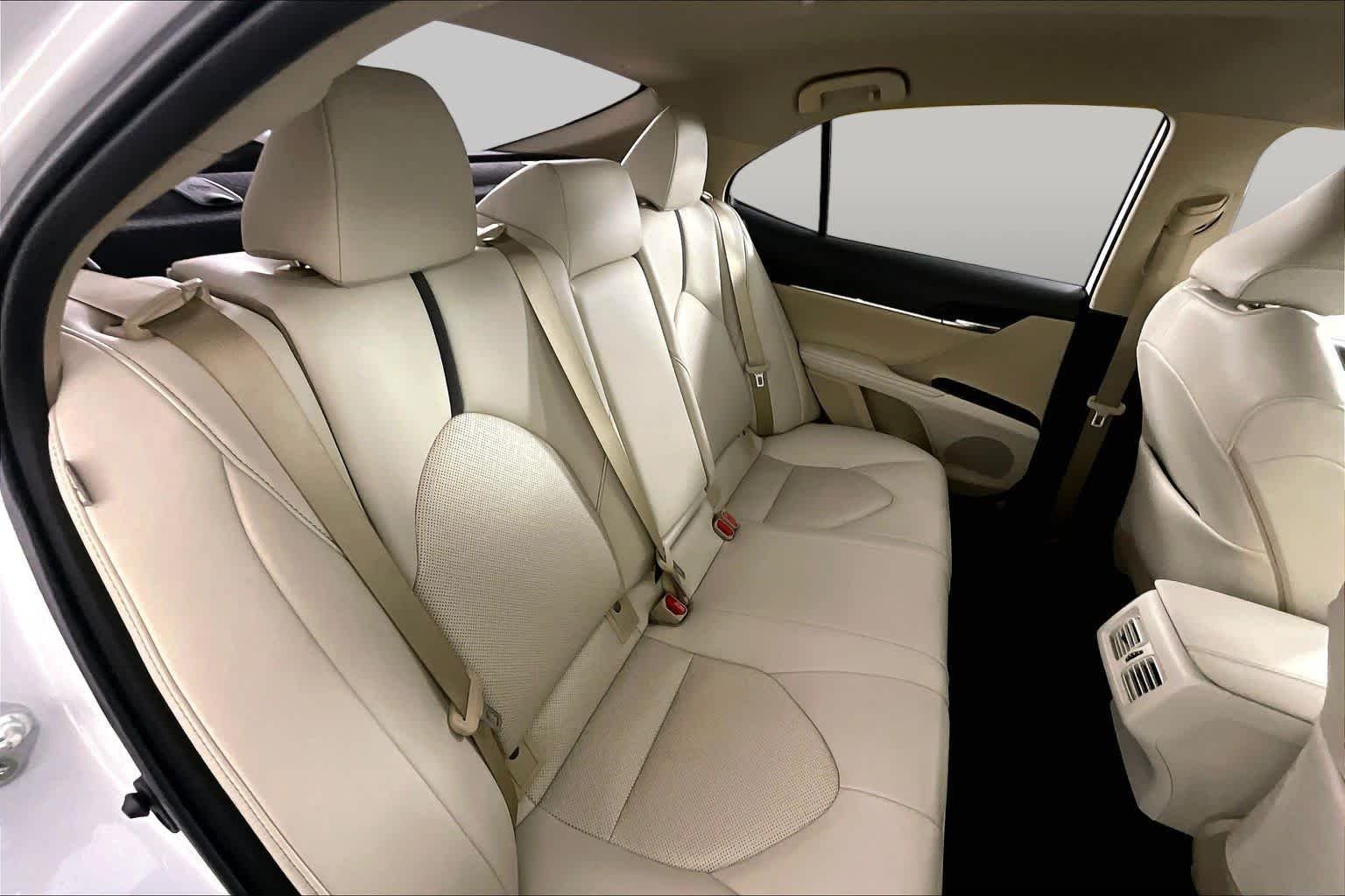 Used 2023 Wind Chill Pearl Toyota XLE image 19