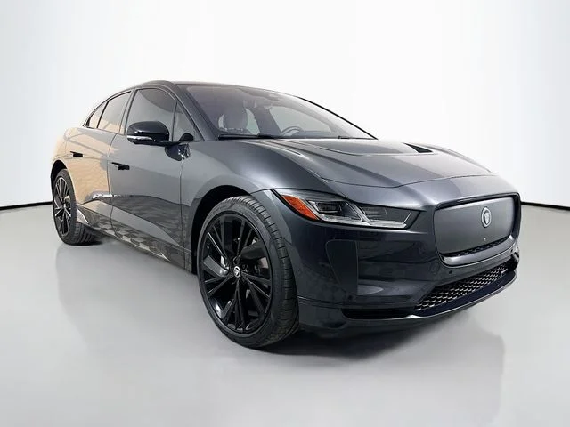 Certified Used 2024  Jaguar HSE image 3