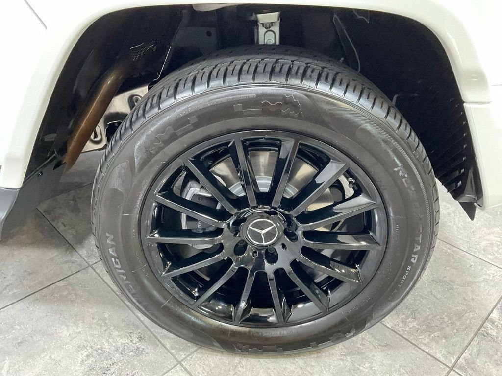 Used 2022 White Mercedes-Benz G 550 image 40