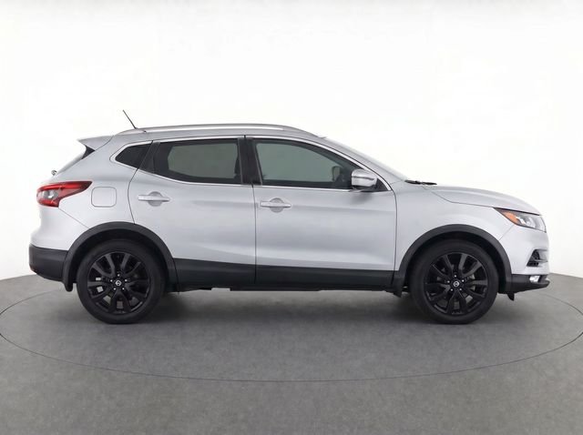 Used 2022 Silver Nissan SV image 8