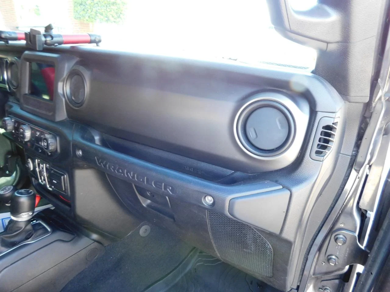 Used 2019 Gray Jeep SPORT S 4X4 image 18