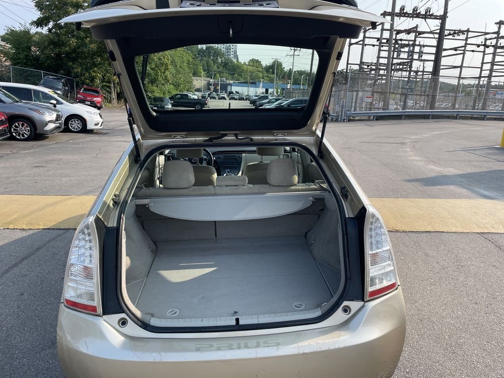 Used 2010 Gold Toyota II image 13