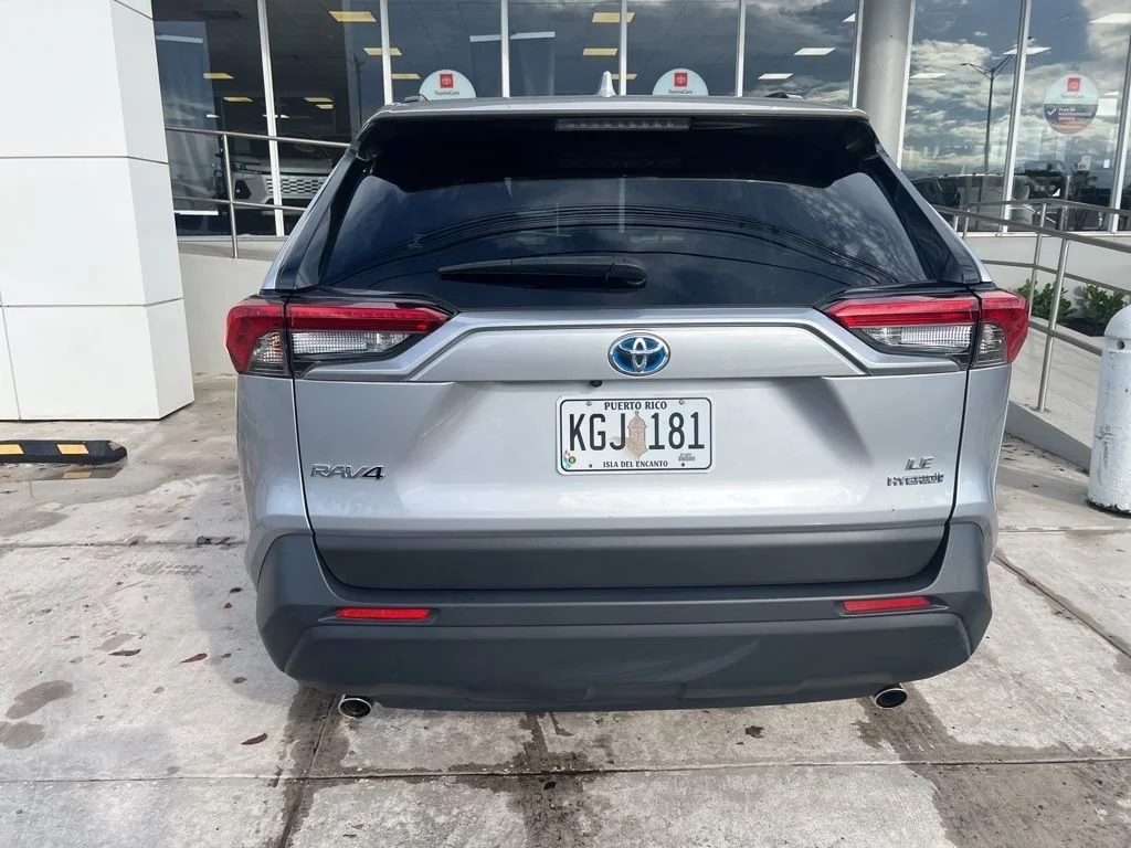 Used 2023 Silver Toyota LE image 4