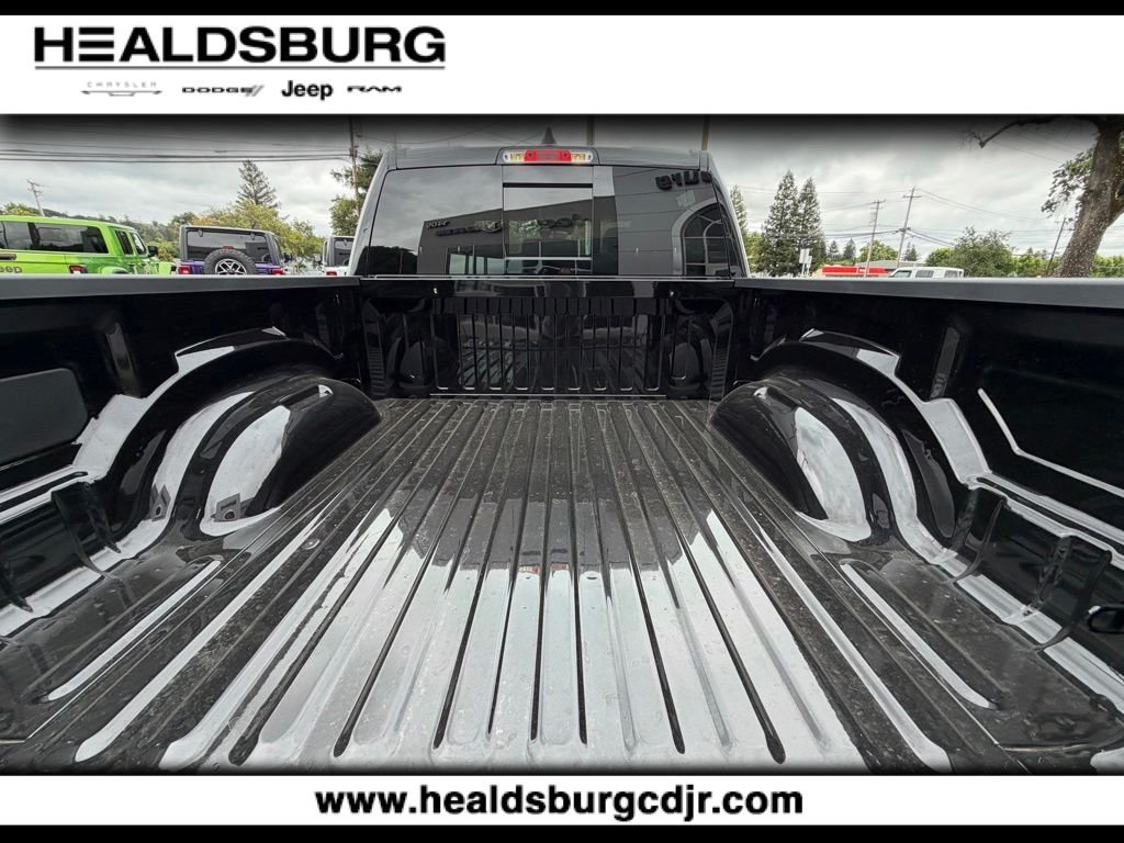 New 2026 Diamond Black Crystal Pearl-Coat Exterior Paint RAM Laramie image 26