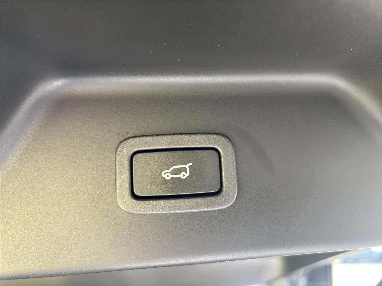 Used 2016 Indus Silver Land Rover Diesel HSE image 32