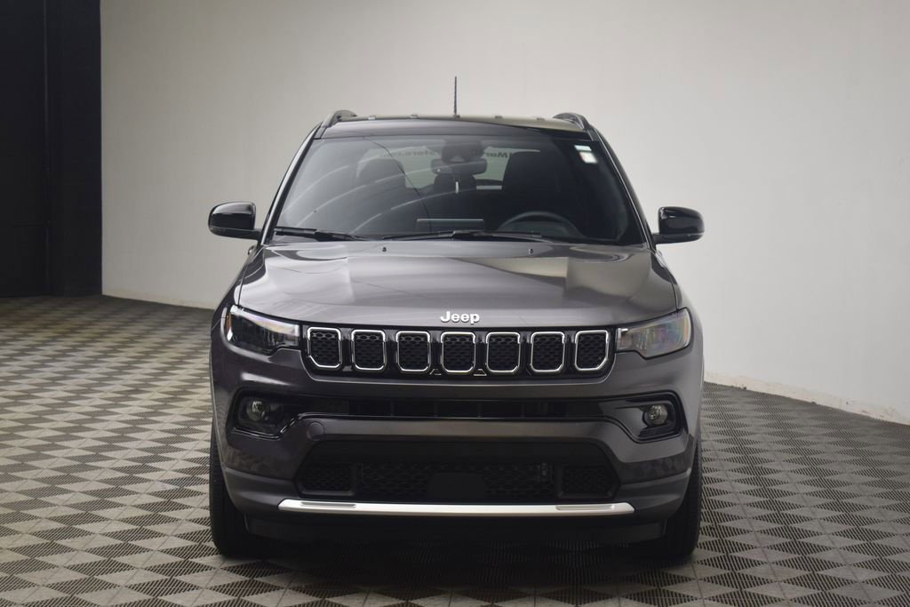 Used 2023 Granite Crystal Metallic Clearcoat Jeep Limited image 16