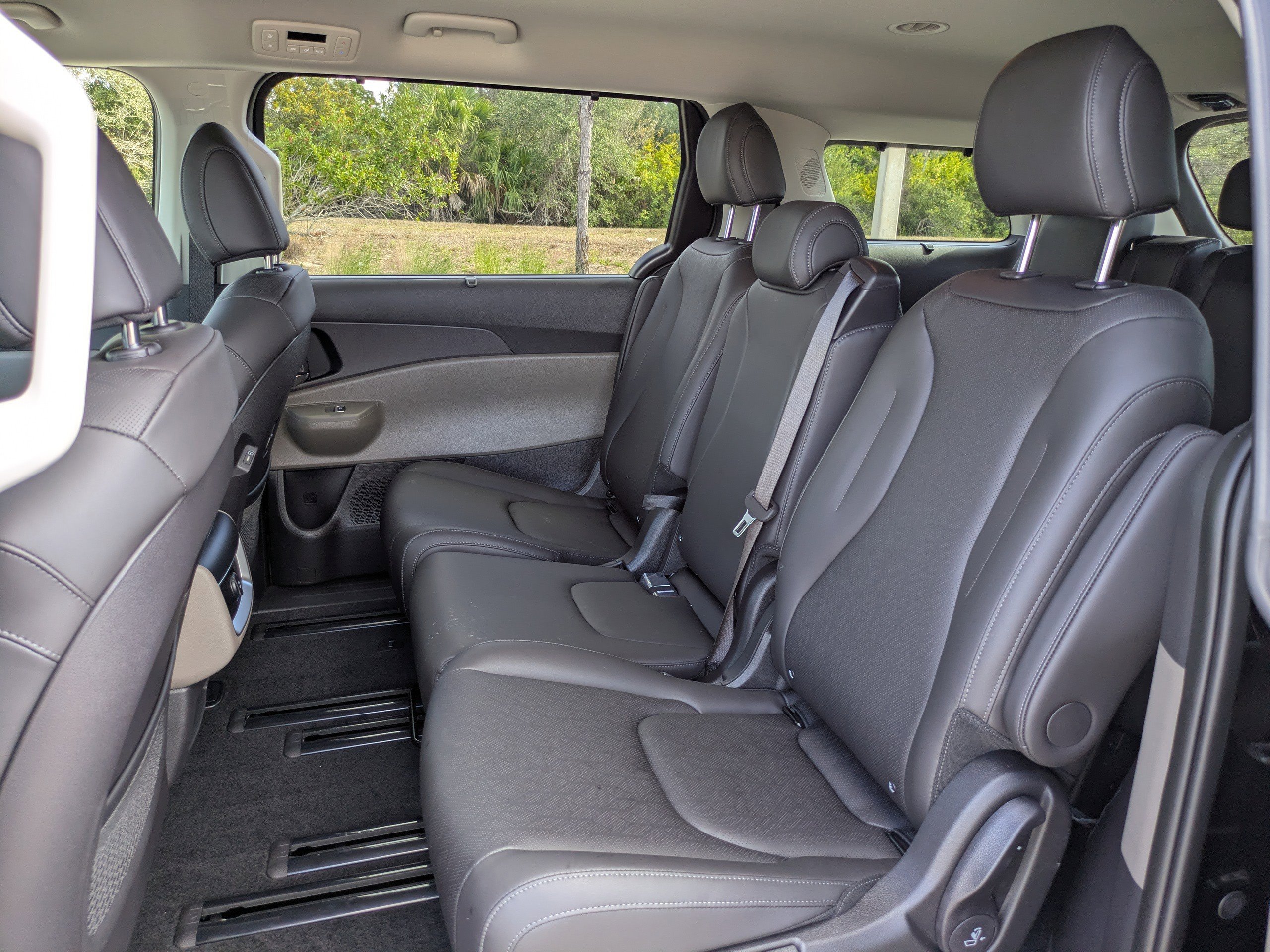 New 2026 Aurora Black Pearl Kia EX image 17