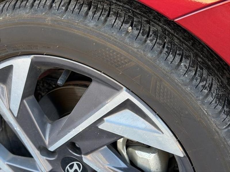 Used 2025 Ultimate Red Hyundai SEL Sport image 10
