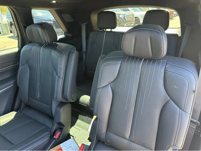 2027 Cadillac VISTIQ Sport - Photo 14