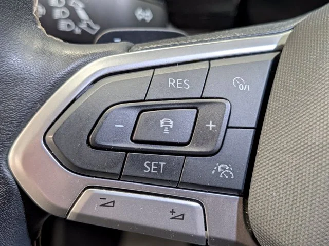 Used 2024  Volkswagen 2.0T SE w/Technology image 16