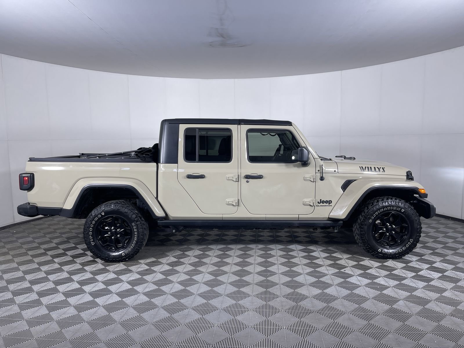 Used 2022 Limited Edition Gobi Clearcoat Jeep Willys image 10