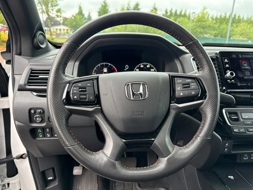 Certified Used 2025 Platinum White Pearl Honda AWD BLACK EDITION image 38