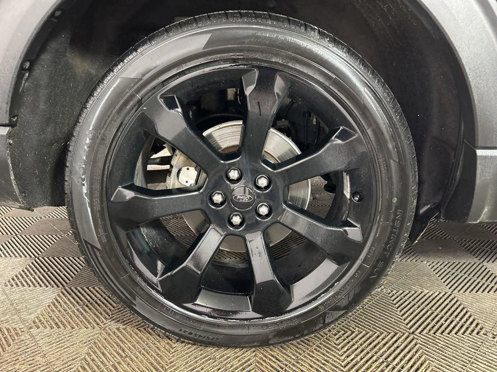 Used 2022 Black Metallic Ford ST-Line image 2