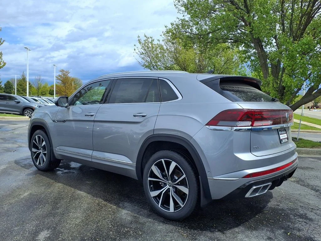 New 2026 Silver Mist Metallic Volkswagen 2.0T SEL Premium R-Line image 4