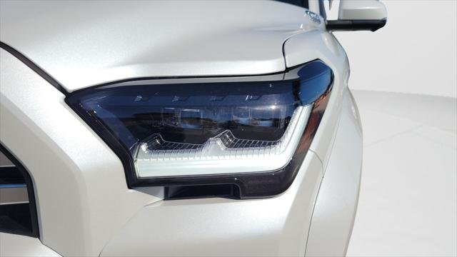 Certified Used 2026 WIND CHILL PEARL Toyota  image 46
