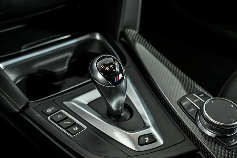 Used 2018 Yas Marina Blue Metallic BMW  image 27