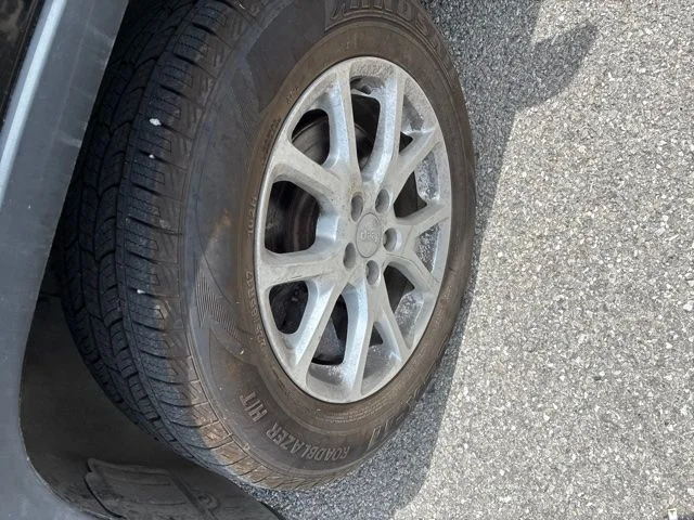 Used 2014 Black Jeep Latitude image 2