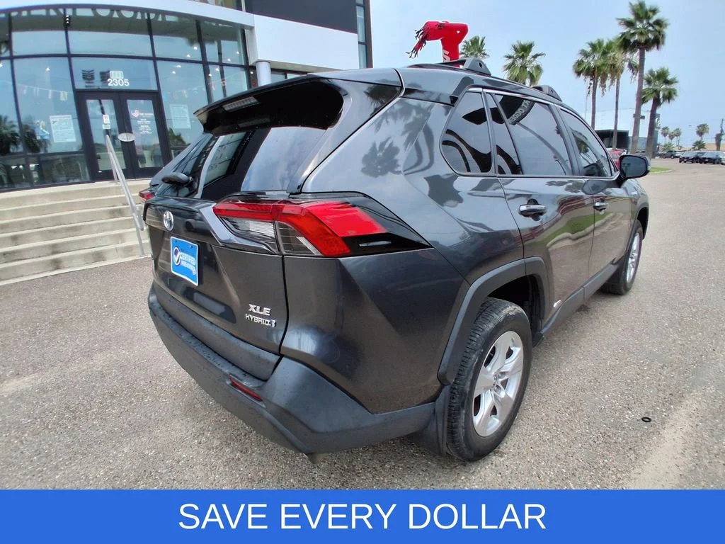 Used 2021 Gray Toyota XLE image 7