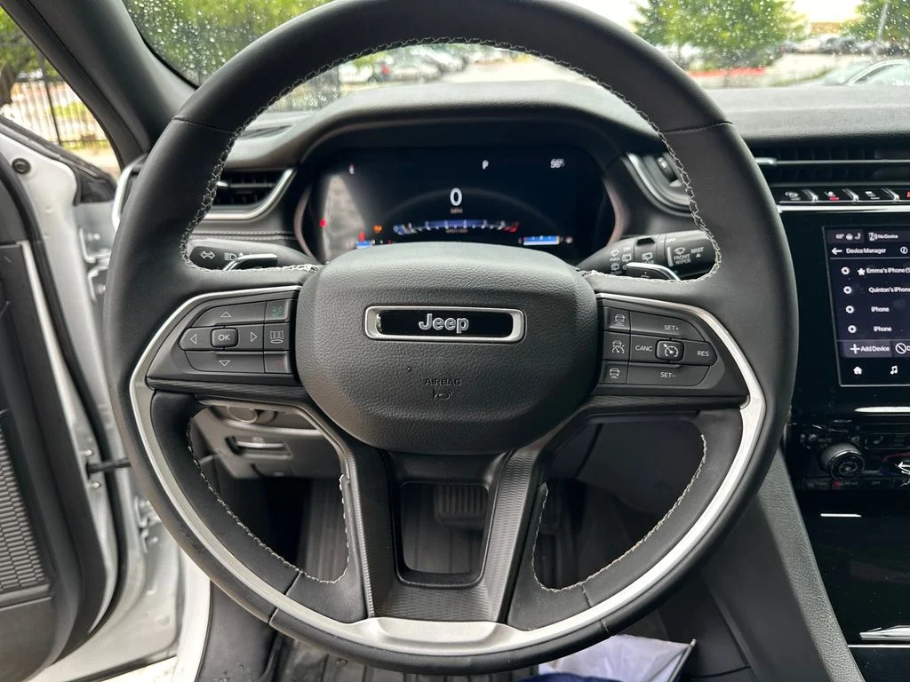 Used 2023 White Jeep Altitude image 19