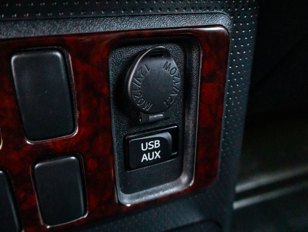 Used 2012  Toyota Base image 38