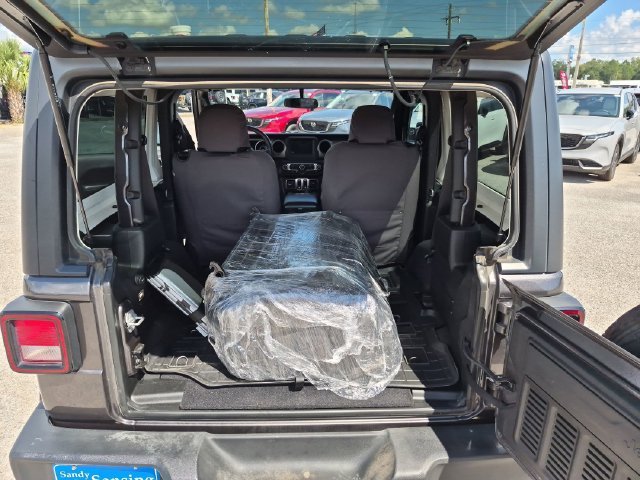 Used 2020 Crystal Metallic Jeep Sport S image 26
