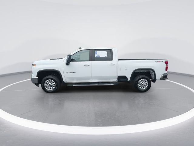 Used 2025 White Chevrolet LT image 5
