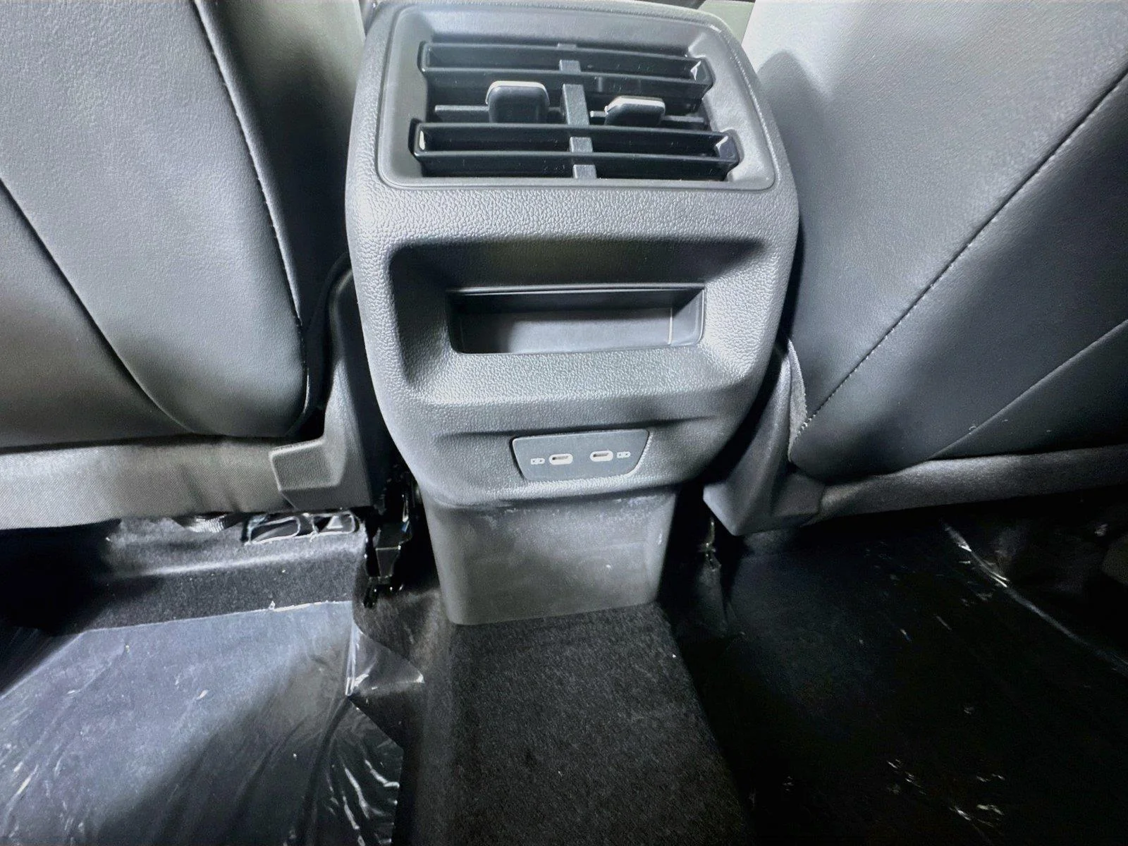 New 2026  Volkswagen SE image 32