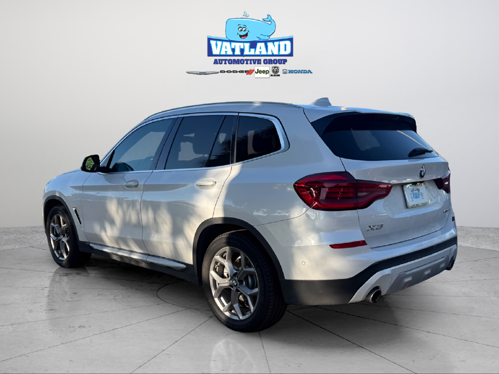 Used 2021 White BMW sDrive30i image 3