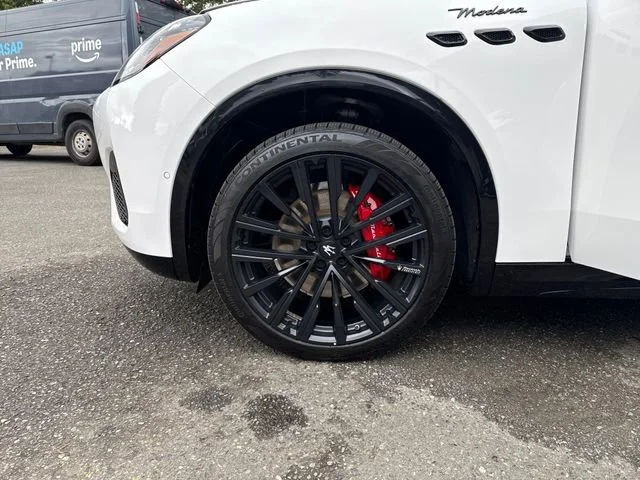 Used 2025 Bianco Maserati Modena image 28