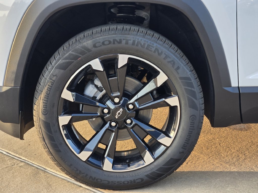 2027 Chevrolet Equinox RS - Photo 18