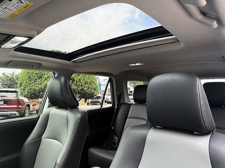 Used 2022 Magnetic Gray Metallic Toyota SR5 Premium image 18
