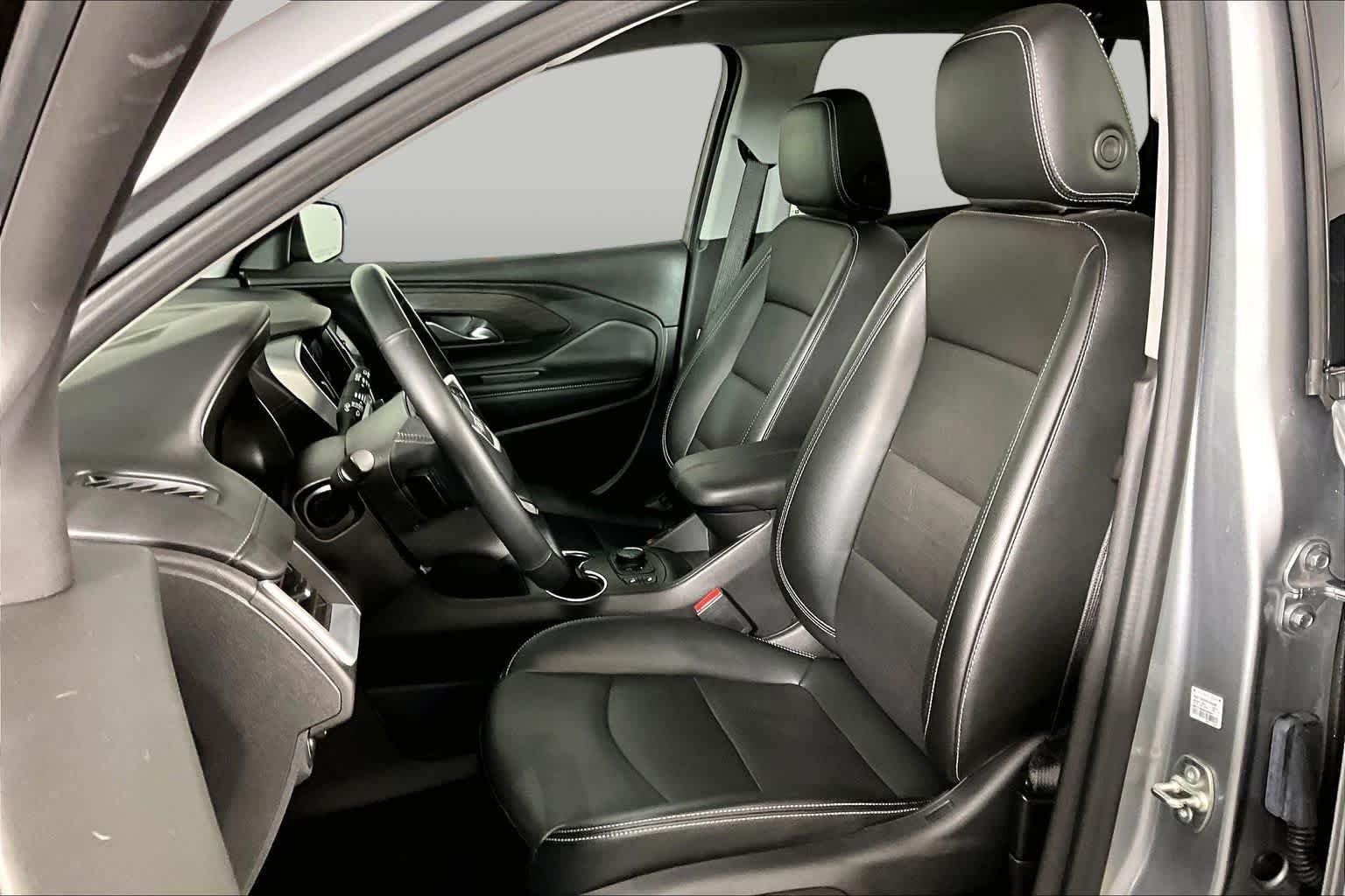 Used 2024 Sterling Metallic GMC SLT image 7