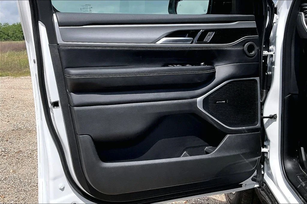 New 2026 Jeep Grand Wagoneer 4D Sport Utility