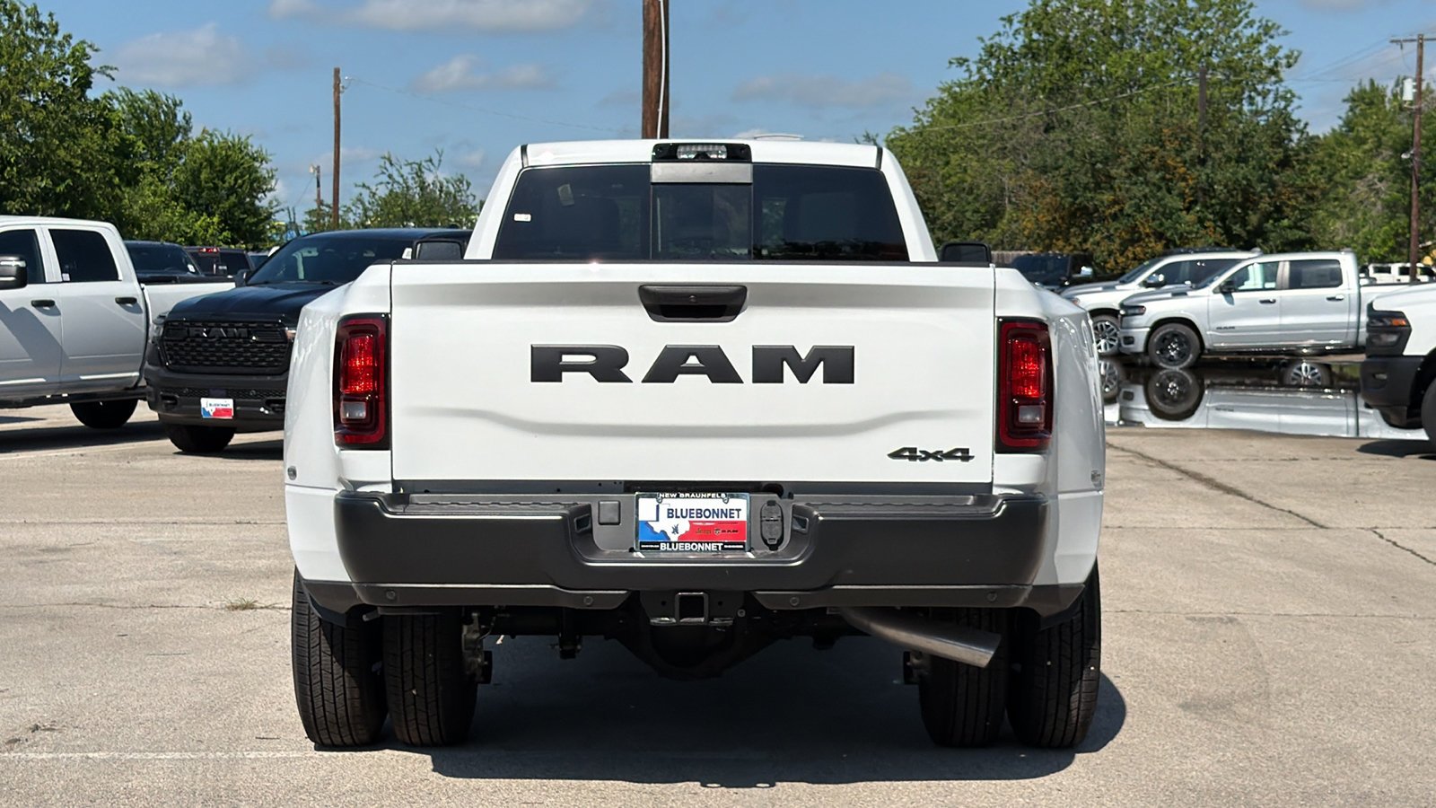 New 2026 Bright White Clear-Coat Exterior Paint RAM Tradesman image 6