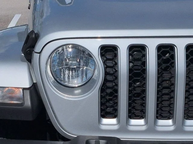 Certified Used 2023 Silver Zynith Clearcoat Jeep Overland image 10