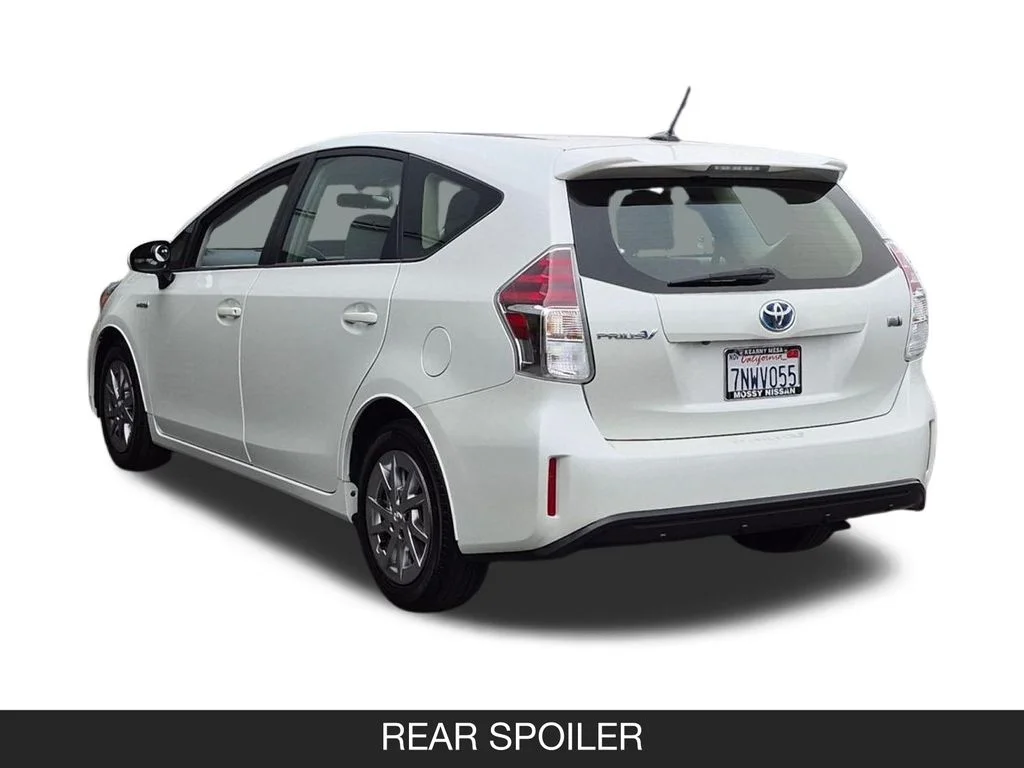 Used 2015 White Toyota Three image 7