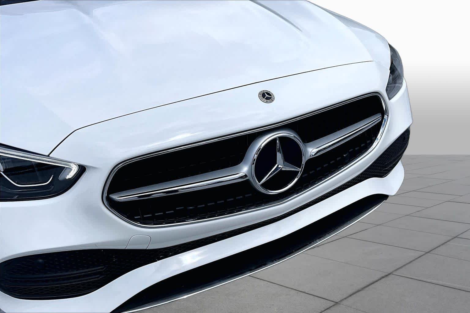 Used 2024 Polar White Mercedes-Benz C 300 image 30