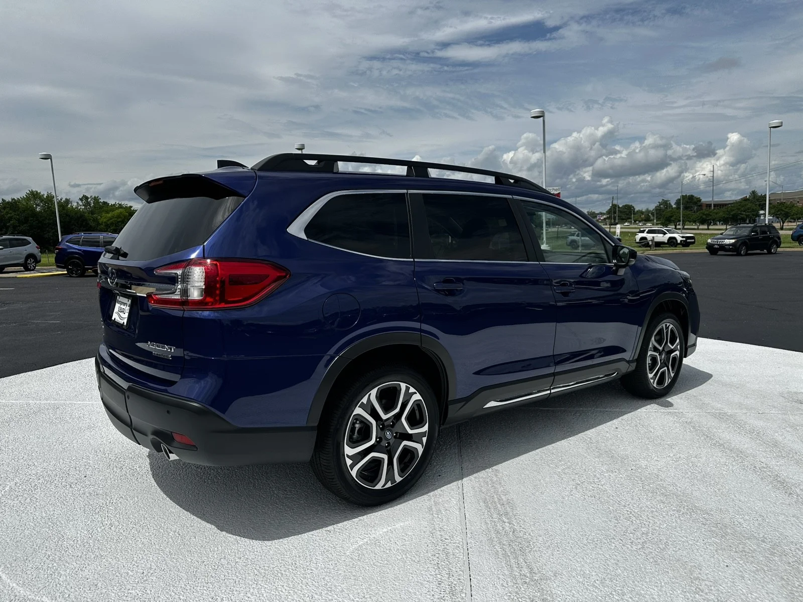 New 2026 SAPPHIRE BLUE PEARL Subaru Limited 7-Passenger image 7