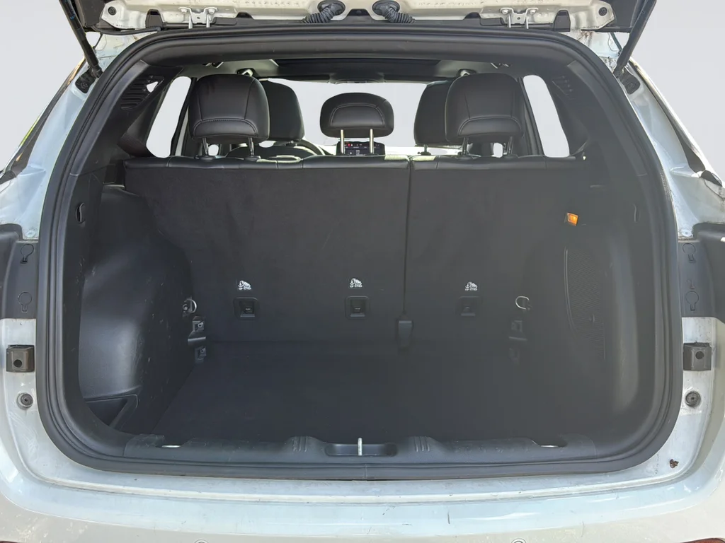 Used 2023 White Jeep Limited image 14