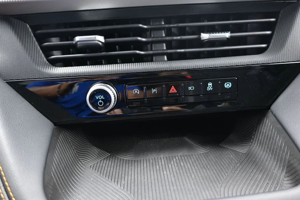 New 2026 Vapor Blue Metallic Ford Tremor® image 27