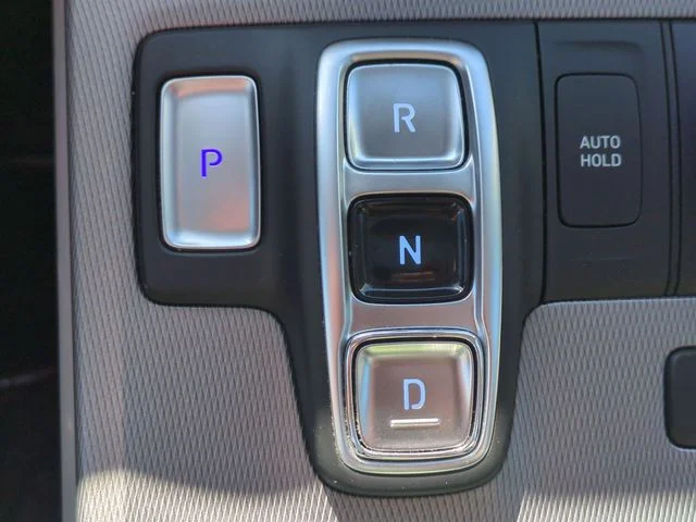 Used 2021 White Hyundai SEL image 23
