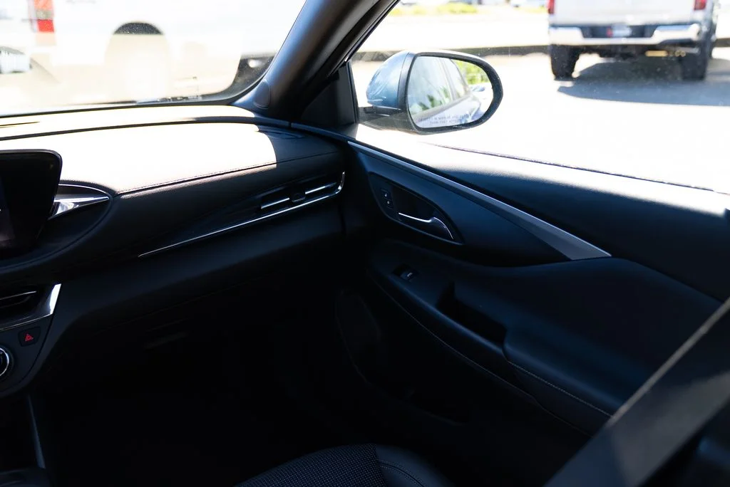 Used 2025 Blue Buick Preferred image 10