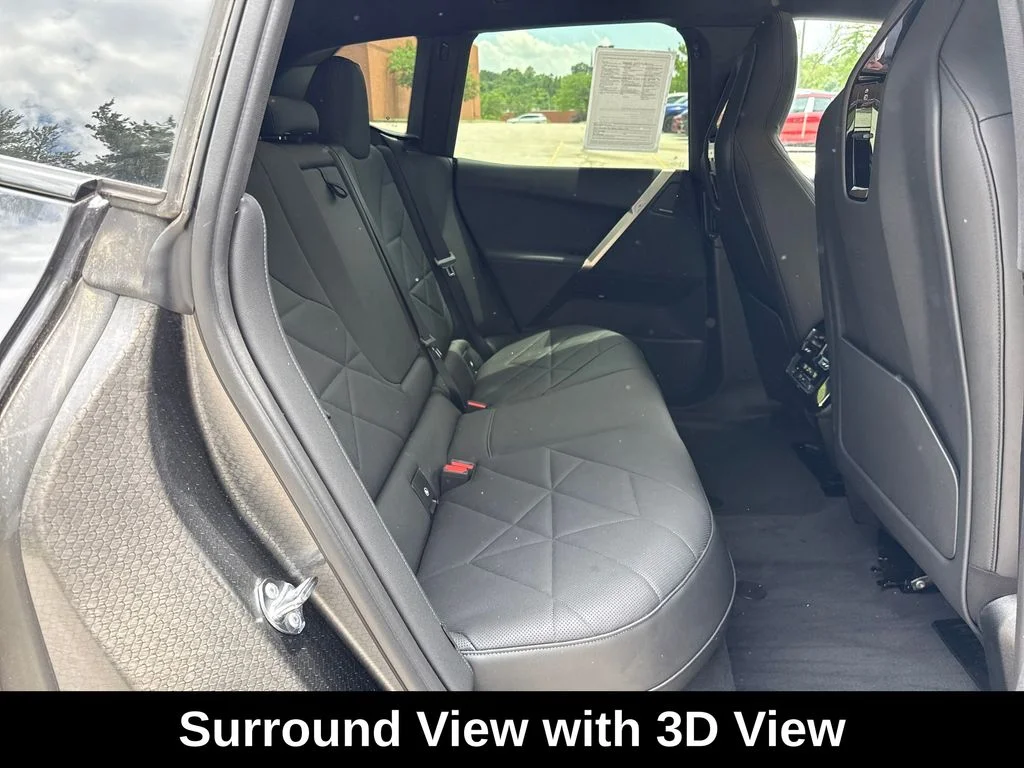 Used 2025 Gray BMW xDrive50 image 29