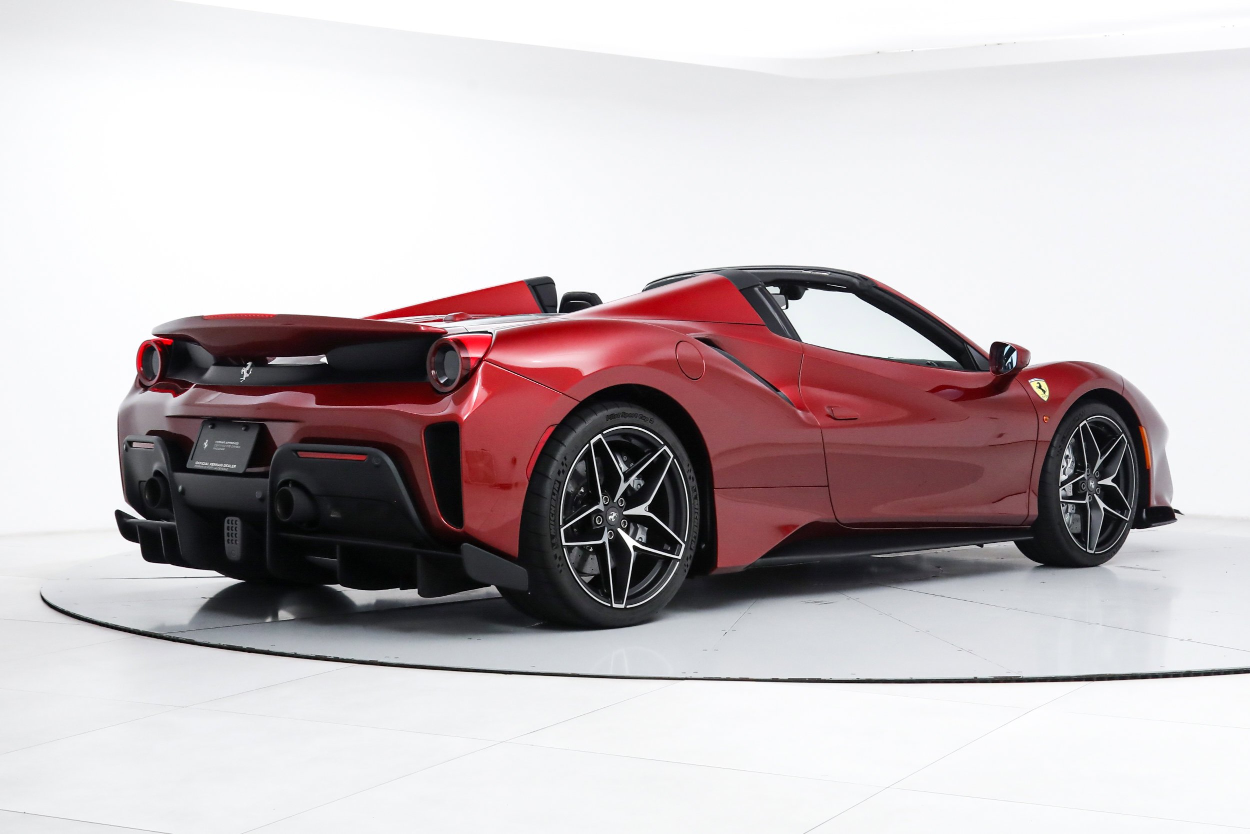 Used 2019 Red Ferrari  image 3