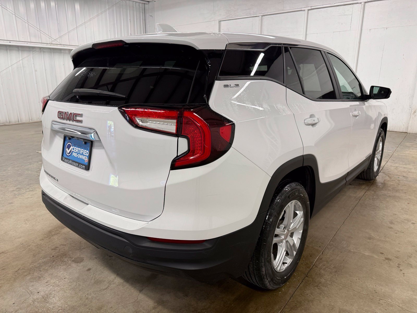 Used 2024 White GMC SLE image 6