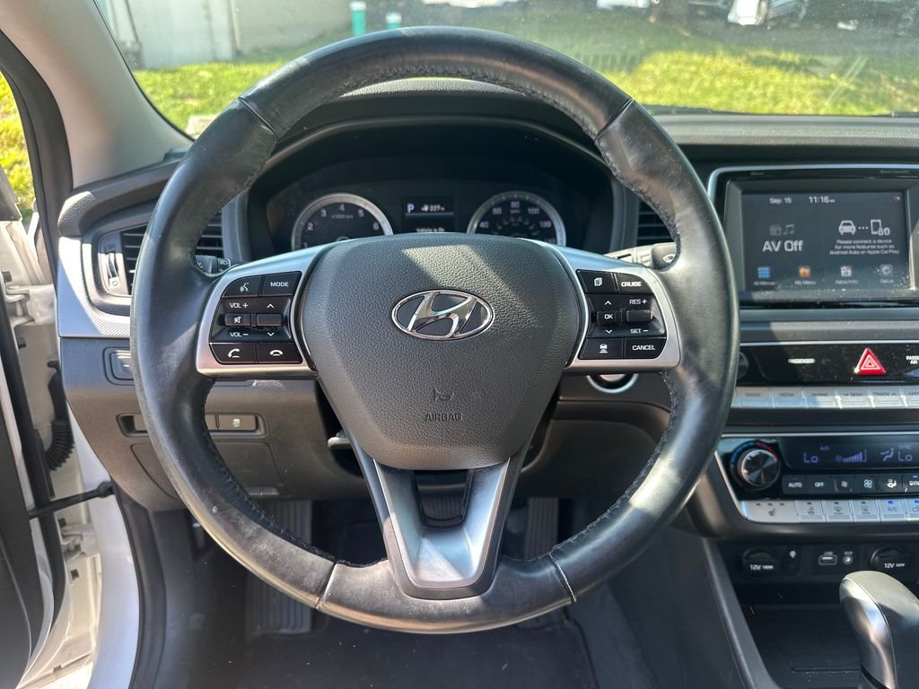 Used 2019 White Hyundai SEL image 11