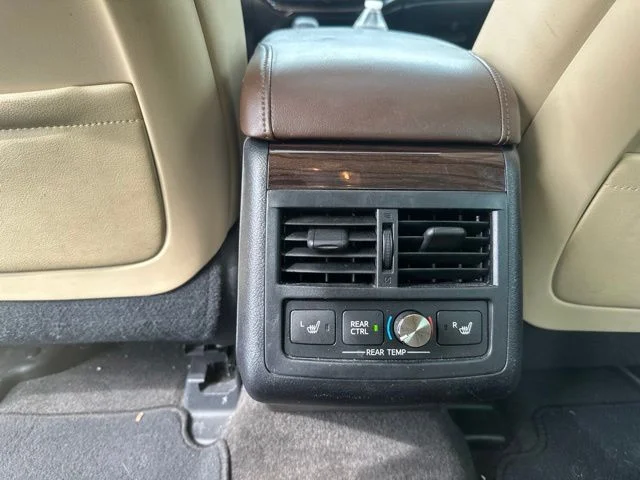 Used 2013  Toyota Limited image 25