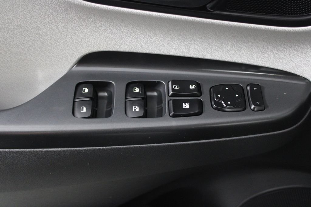 Used 2023 Gray Hyundai SEL image 21