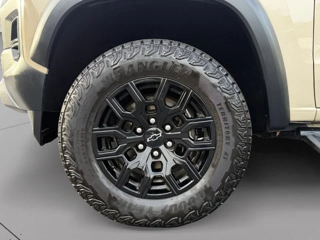 Certified Used 2024 Sand Dune Metallic Chevrolet Trail Boss image 15