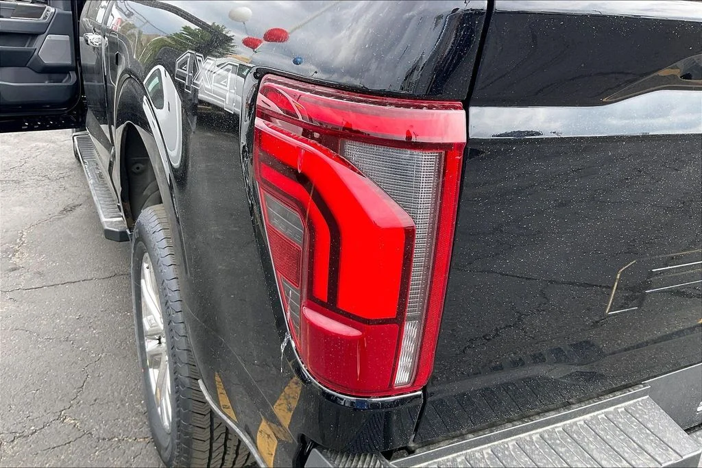 New 2026 Agate Black Metallic Ford Lariat® image 29